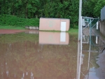 eine große Pfütze keine Chance auf Training  2009